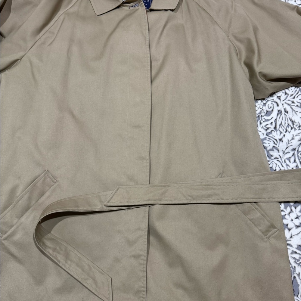 Burberry Beige taupe belted trench coat / raincoat - Picture 9 of 13